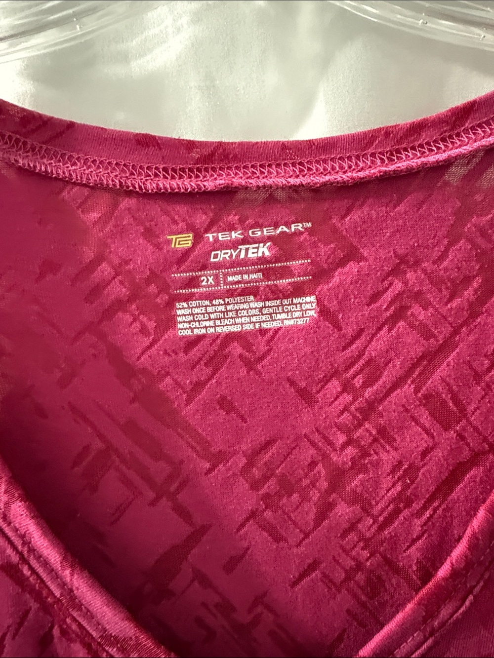 tek gear DryTek V-Neck Top in Deep Magenta